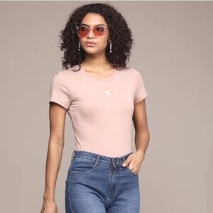 NWT Calvin Klein Jeans Cream & White Logo Short Sleeve T-Shirt Size Medium